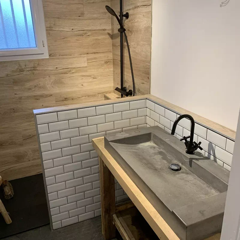 Travaux de salle de bains par ATB 85, plombier aux Sables-d’Olonne