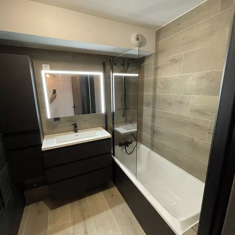 Travaux de salle de bains par ATB 85, plombier aux Sables-d’Olonne