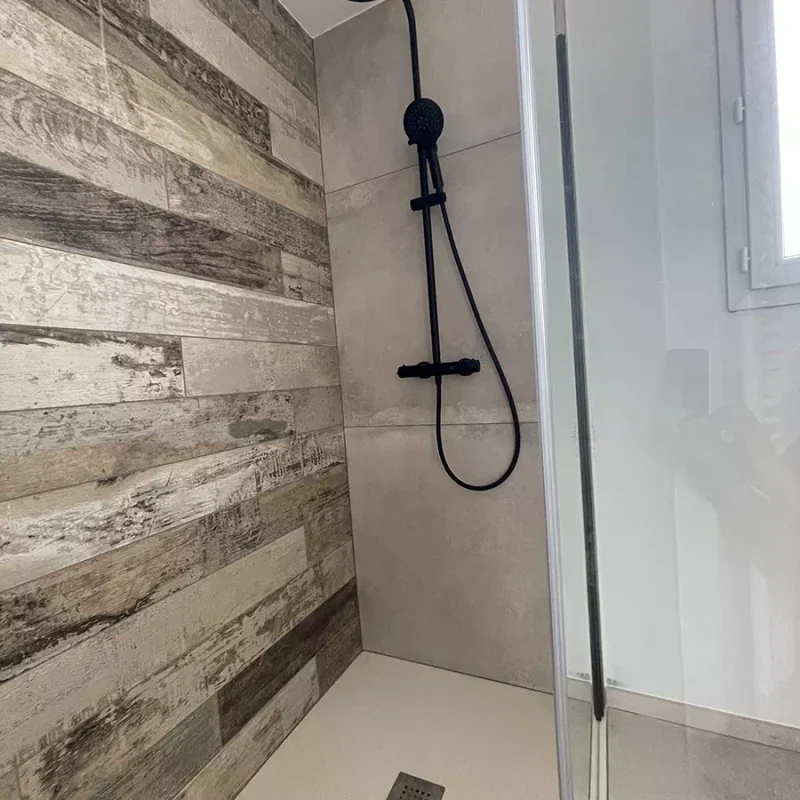 Travaux de salle de bains par ATB 85, plombier aux Sables-d’Olonne